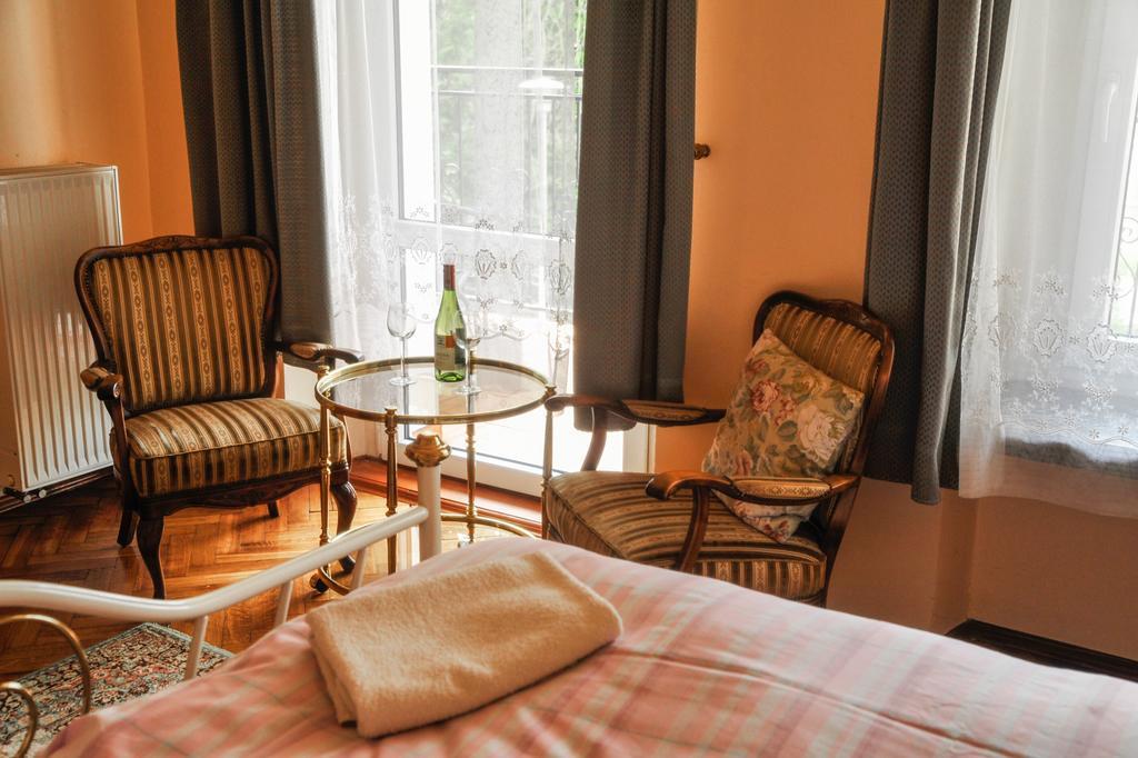 Willa Elysium Bed & Breakfast Ladek-Zdroj Ruang foto