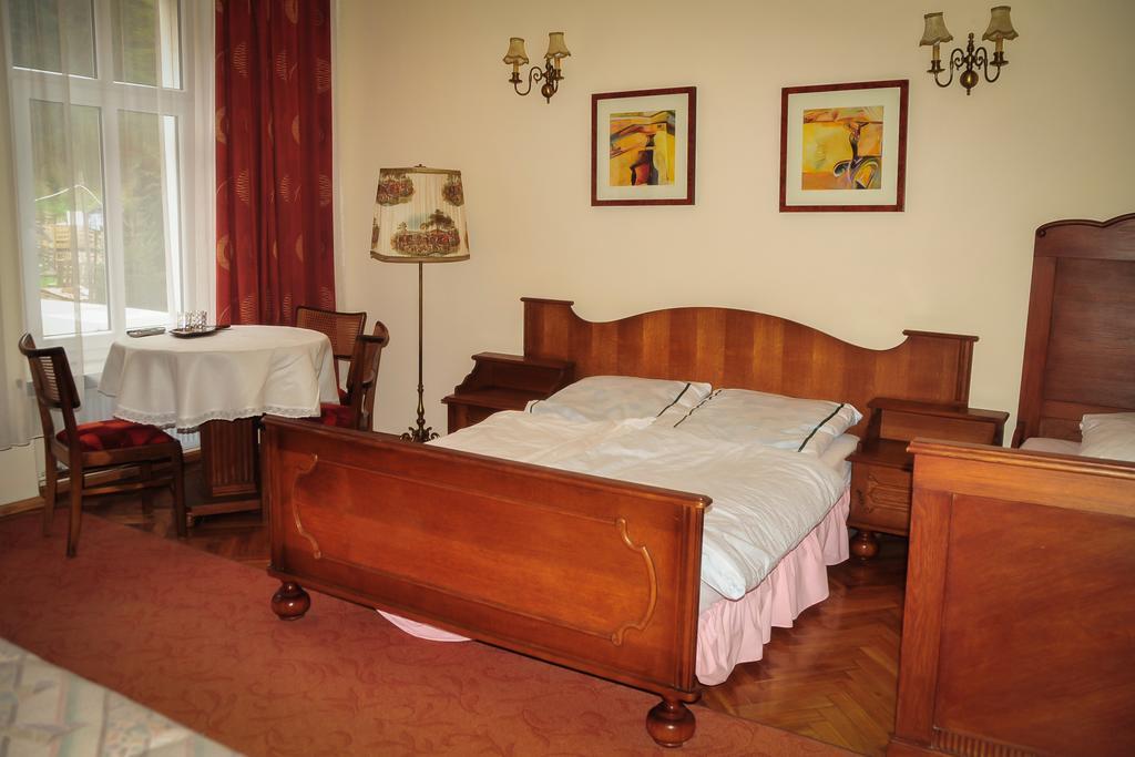 Willa Elysium Bed & Breakfast Ladek-Zdroj Ruang foto