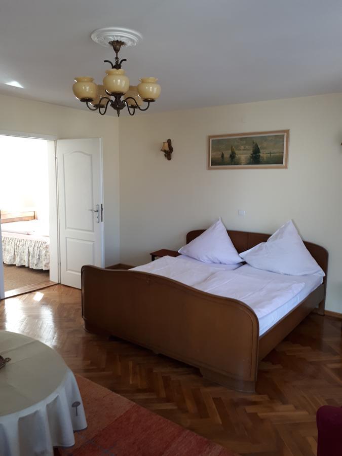 Willa Elysium Bed & Breakfast Ladek-Zdroj Bagian luar foto